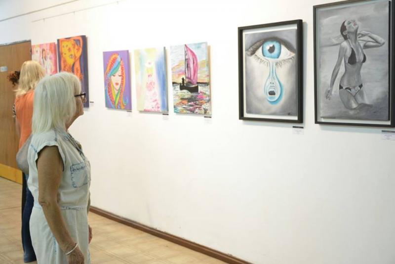 Se inaugura exposición colectiva de cuadros «Libreart»
